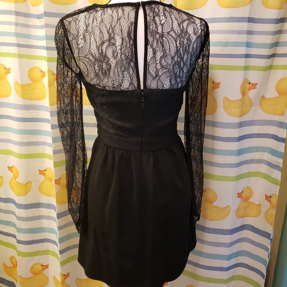 Gorgeous black Lacey dress BCBGeneration NWT - Picture 5 of 6